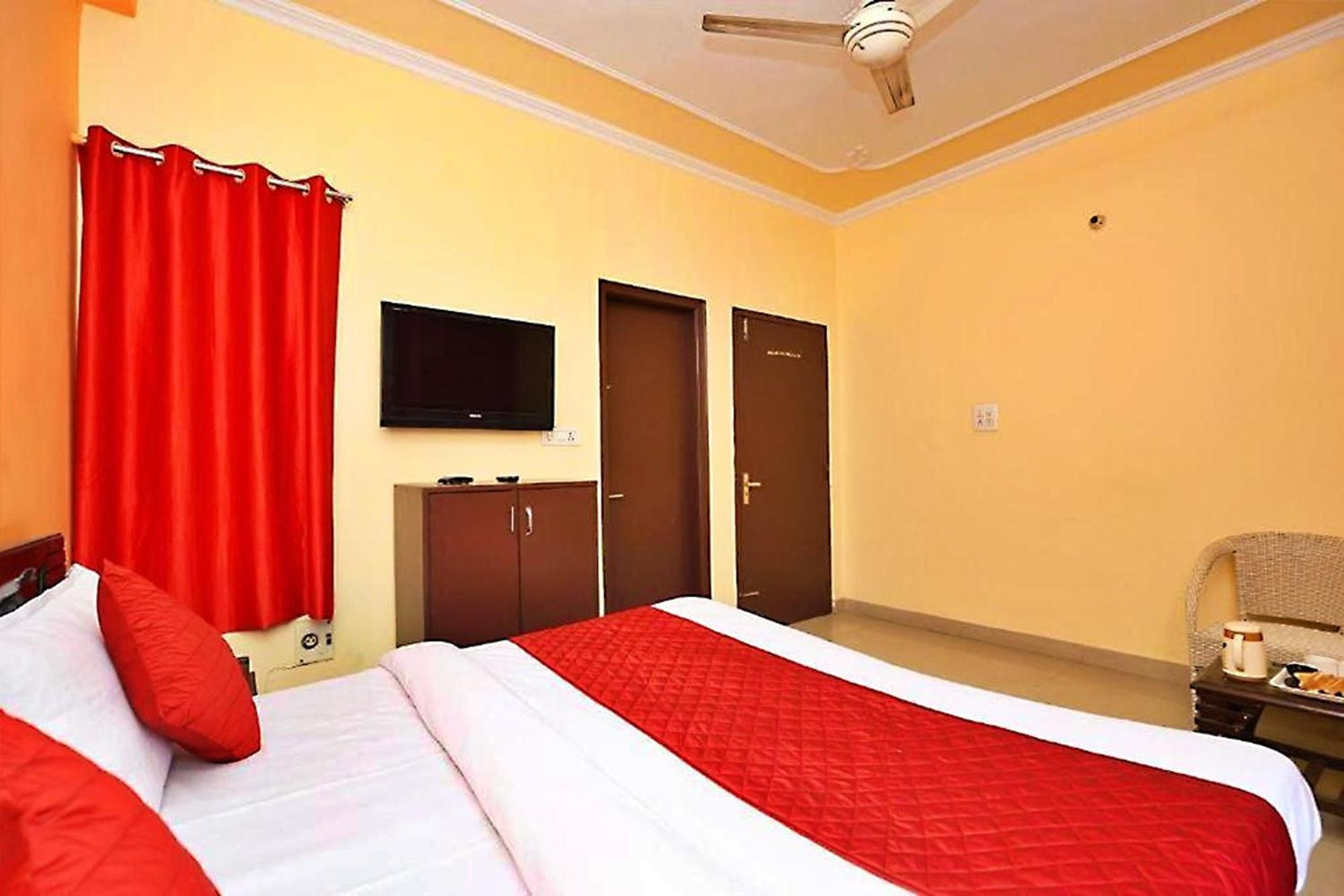 Hotel Sunlight Inn New Delhi Exterior photo